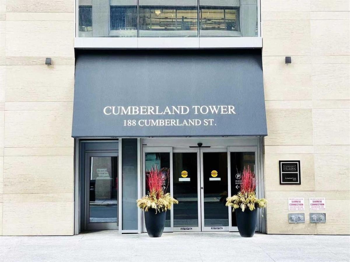 2 Bedroom Plus Den Condo トロント エクステリア 写真